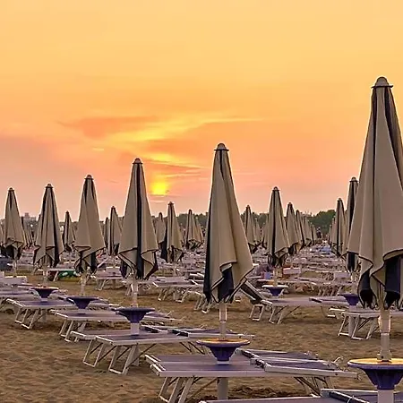 Adorable Seaside Flat Surrounded By A Garden Otel Bibione
